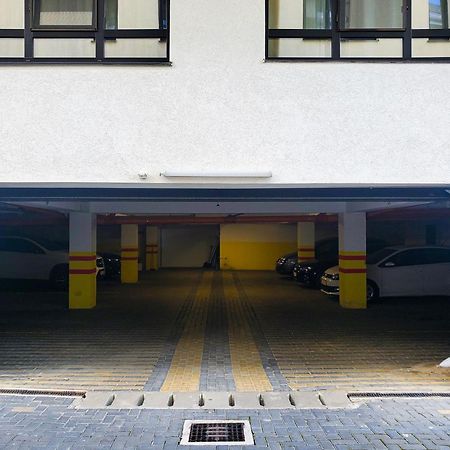 יאשי Dreamgarden Airport Apartment & Secure Parking & Airport Shuttle מראה חיצוני תמונה