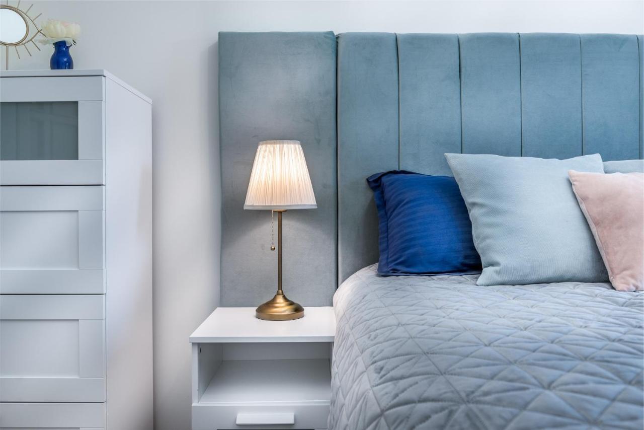 יאשי Dreamgarden Airport Apartment & Secure Parking & Airport Shuttle מראה חיצוני תמונה